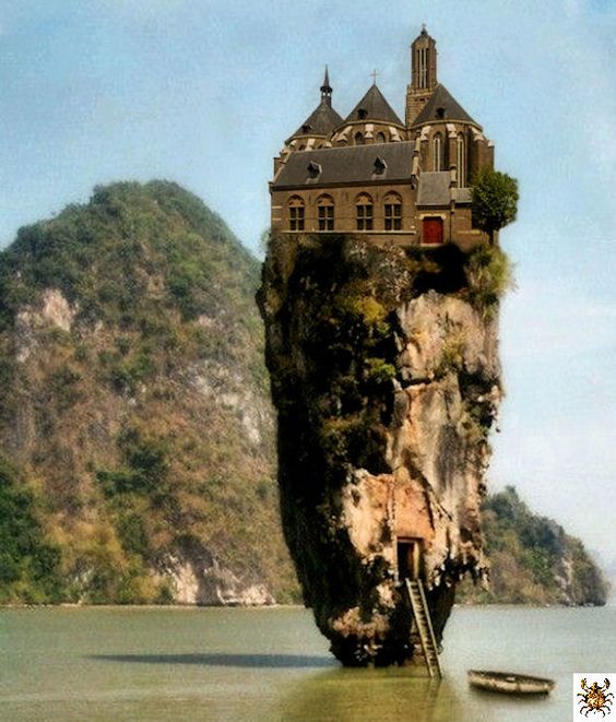 UnƄelieʋaƄle! How Can These Houses Maintain Their StaƄility On The Sheer Cliff Walls?